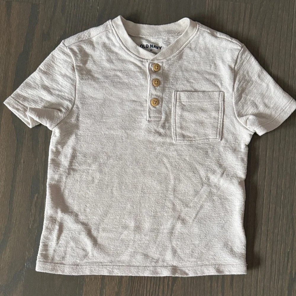 Old Navy Beige Short-Sleeve Pocket T-Shirt | 3T